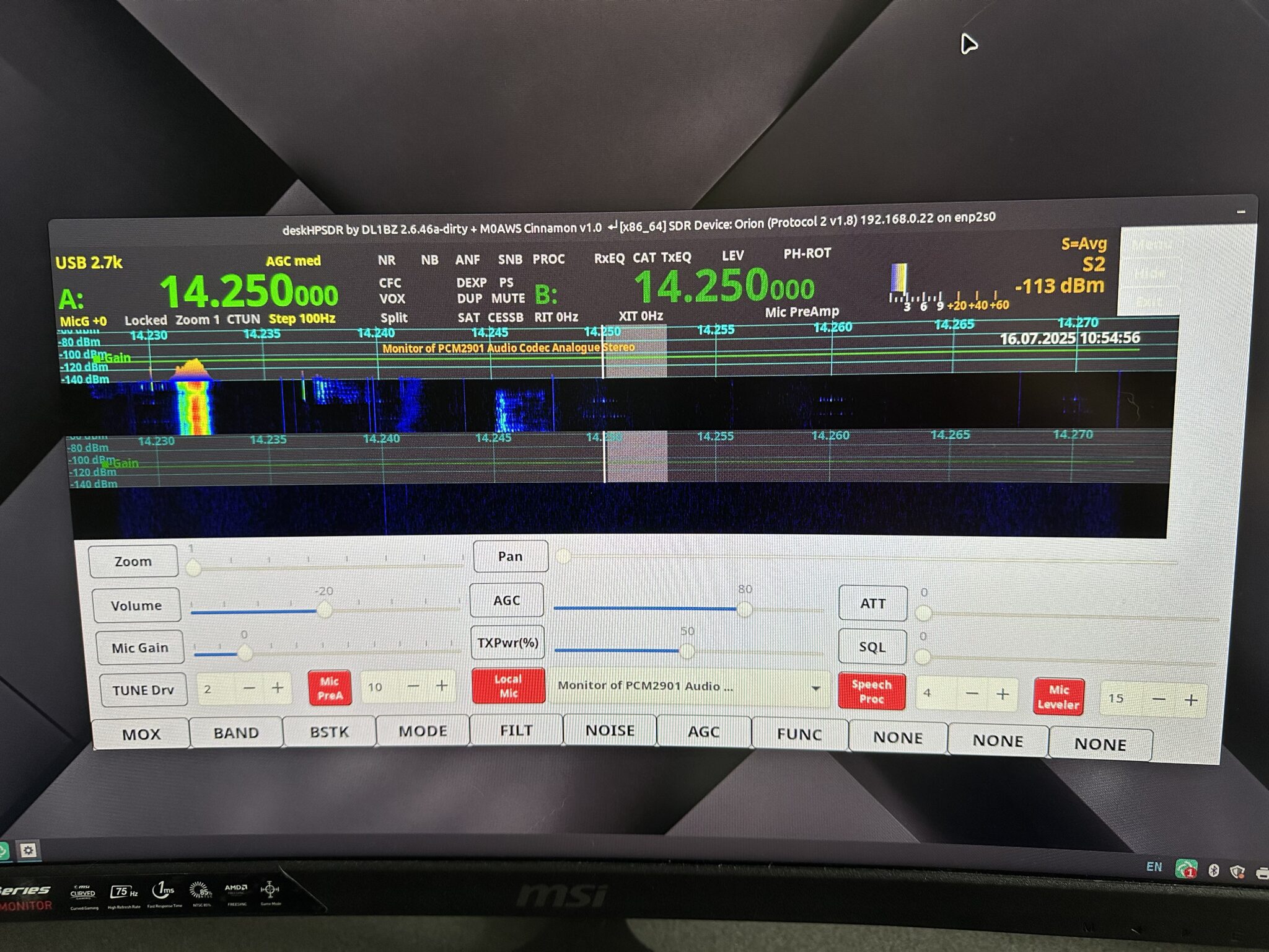 DeskHPSDR running on Kubuntu 24.04LTS with colour scheme not rendering correctly